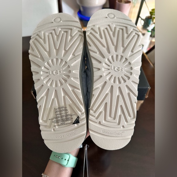 UGG Tasman LTA Slippers - Picture 7 of 9